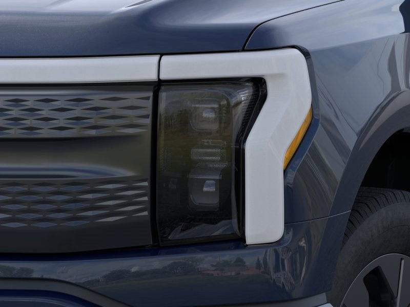 2025 Ford F-150 Lightning photo 17