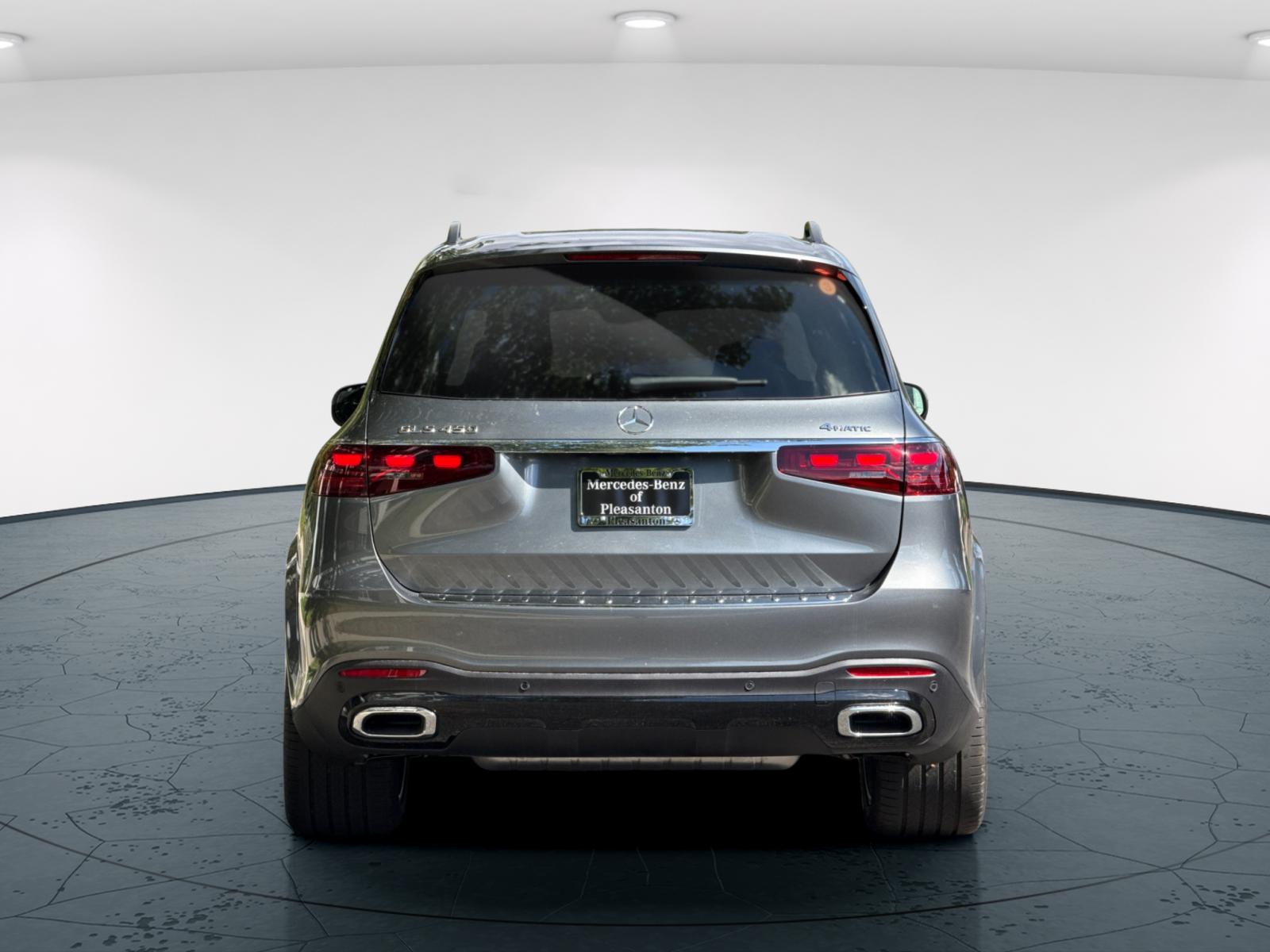 2026 Mercedes Benz GLS 450 4MATIC photo 3