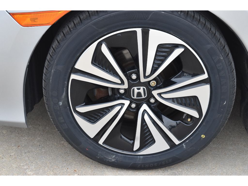 2017 Honda Civic EX-L photo 3