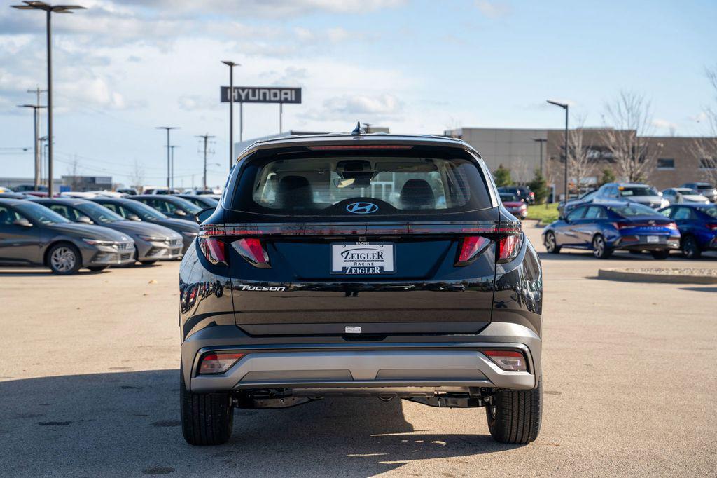 2025 Hyundai Tucson SE photo 5