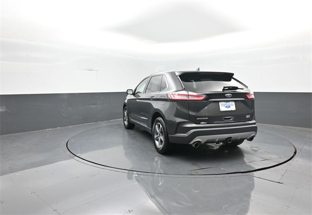 2019 Ford Edge SEL photo 3