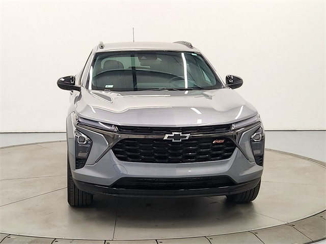 2024 Chevrolet Trax photo 2