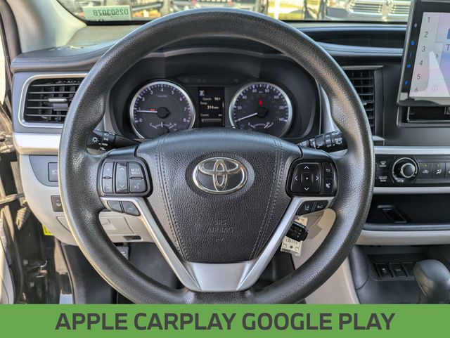 2019 Toyota Highlander LE photo 14