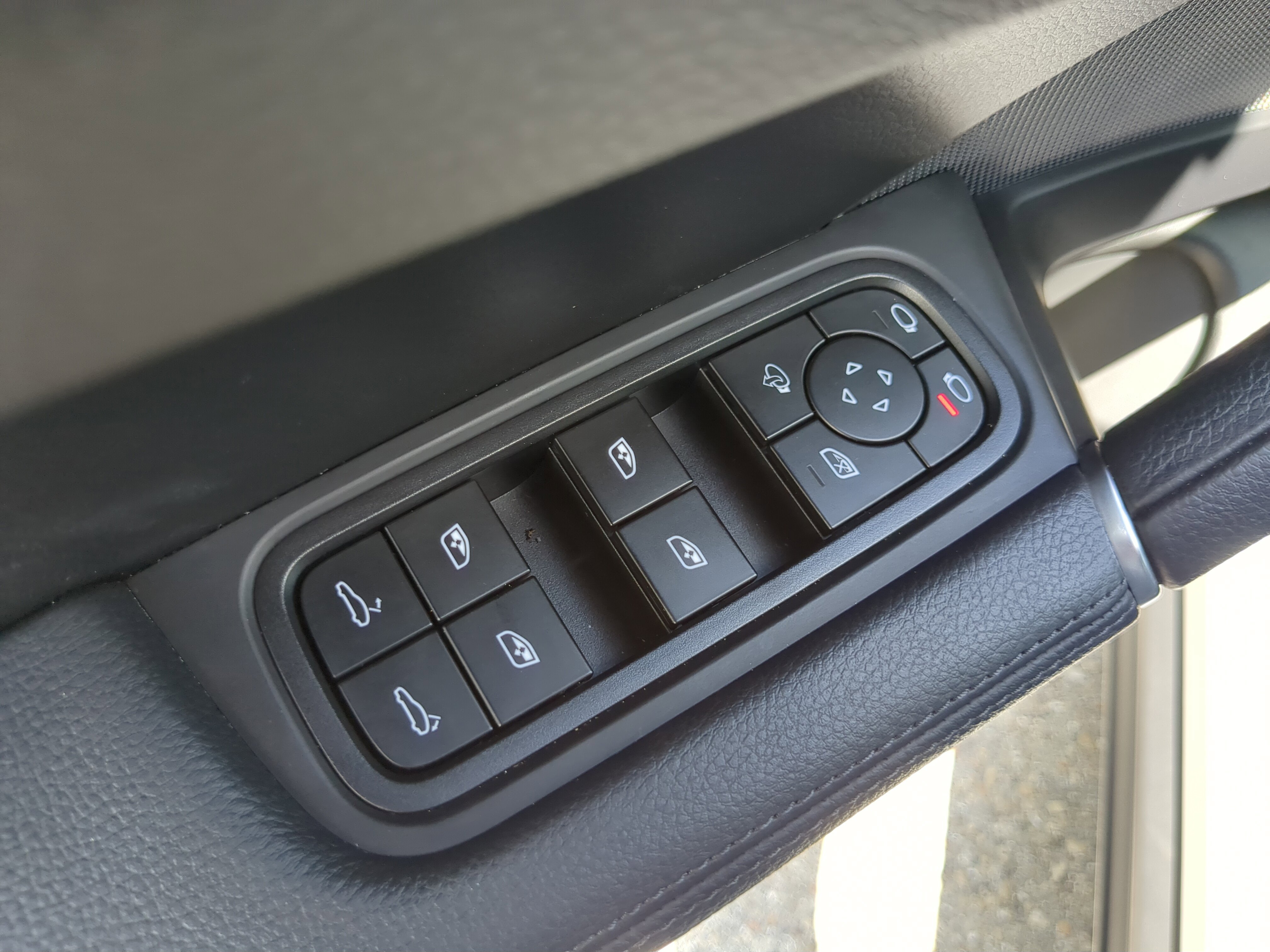 2023 Porsche Cayenne Platinum Edition photo 11