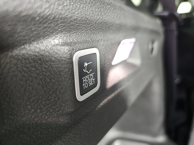 2025 Jeep Grand Cherokee Laredo Altitude photo 27