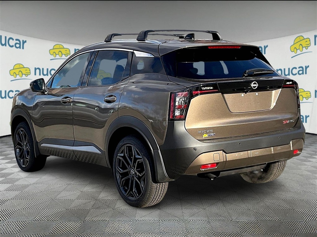 2026 Nissan Kicks SR photo 4