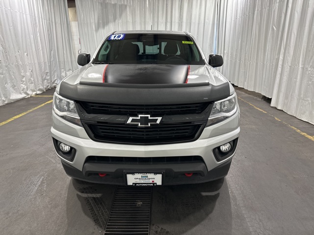 2019 Chevrolet Colorado LT photo 3
