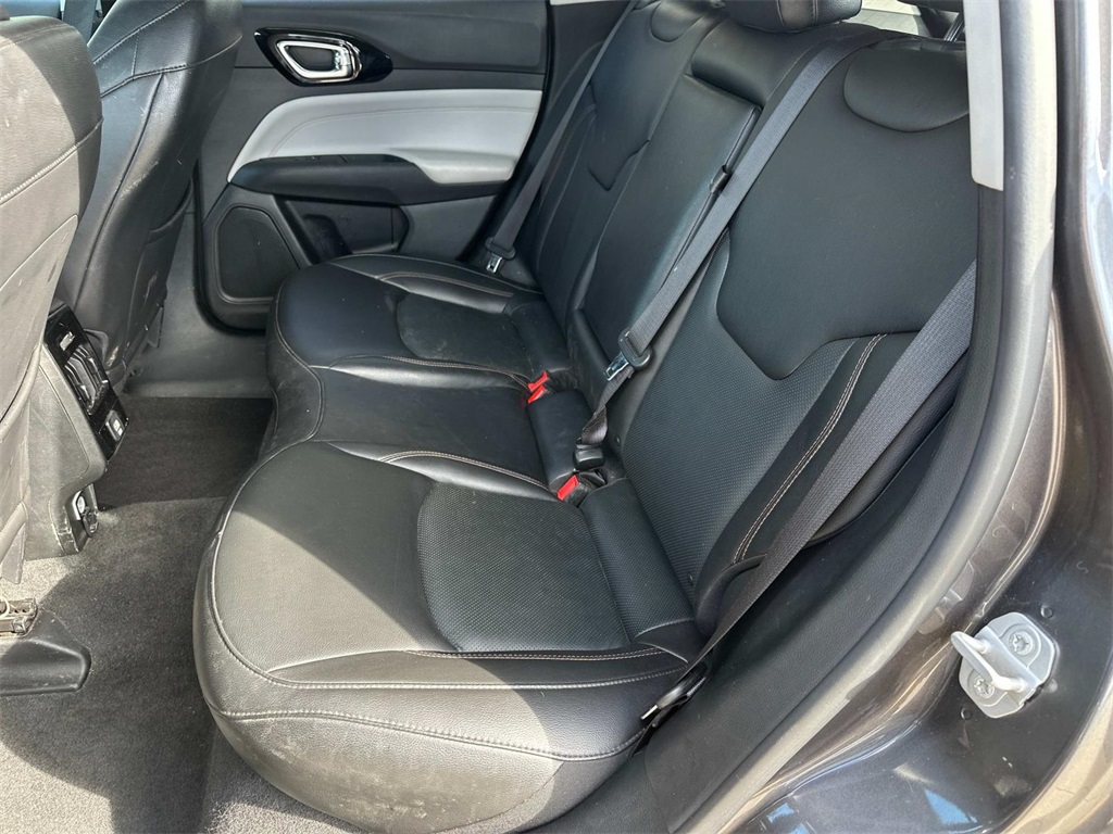 2022 Jeep Compass Limited photo 10
