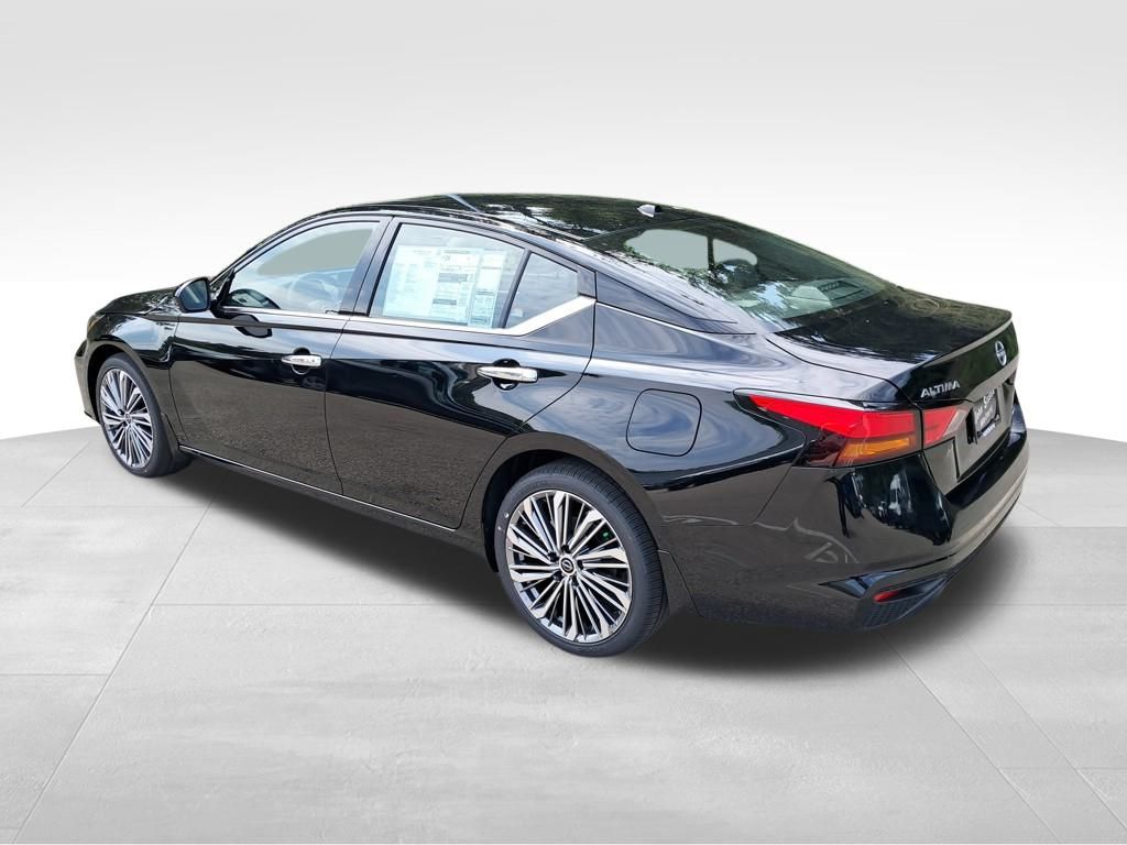 2025 Nissan Altima 2.5 SL photo 4