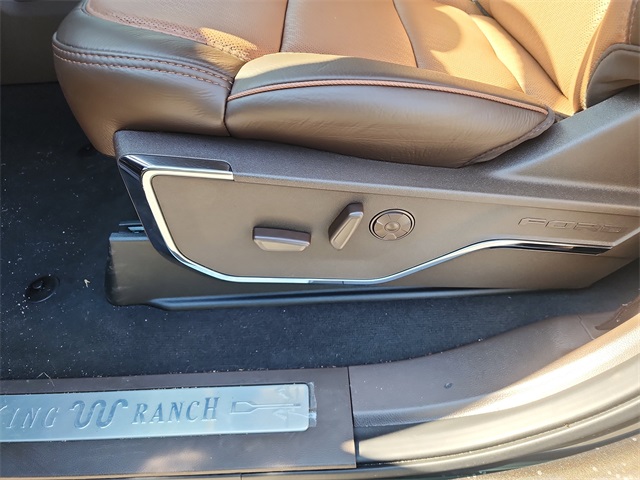 2025 Ford F-450 King Ranch photo 16