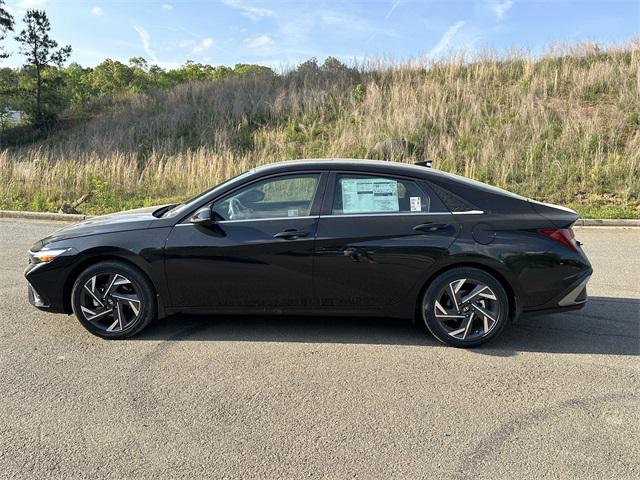 2025 Hyundai Elantra Hybrid Limited photo 3