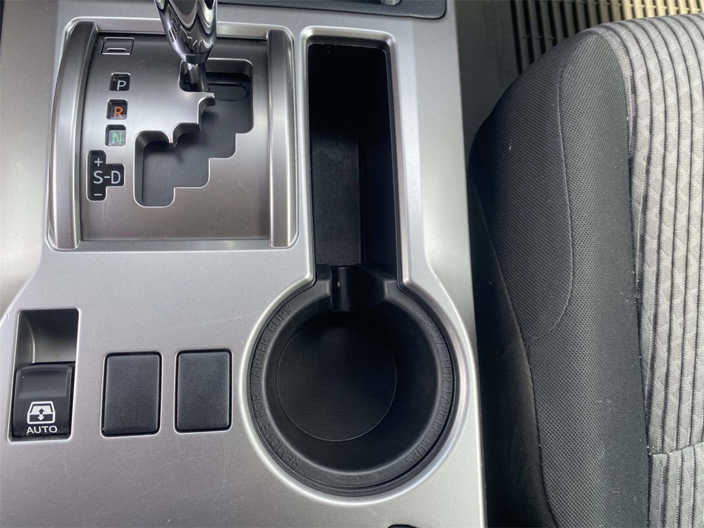 2022 Toyota 4Runner SR5 photo 17