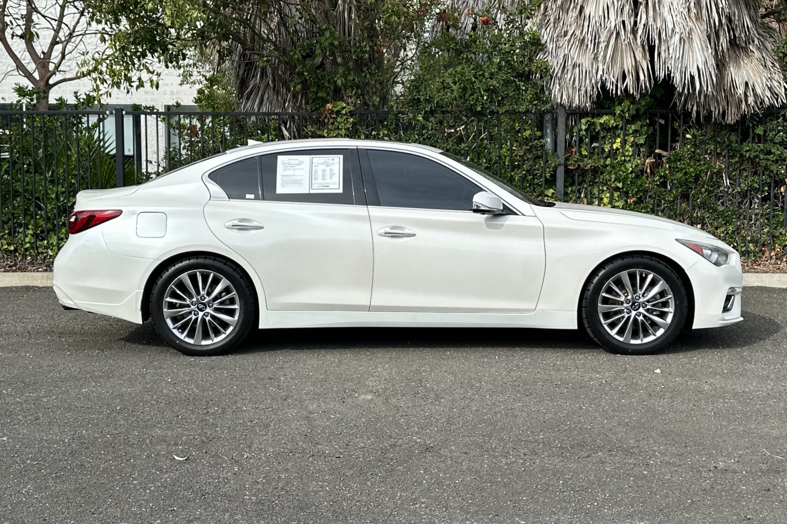 2021 Infiniti Q50 3.0t LUXE photo 2