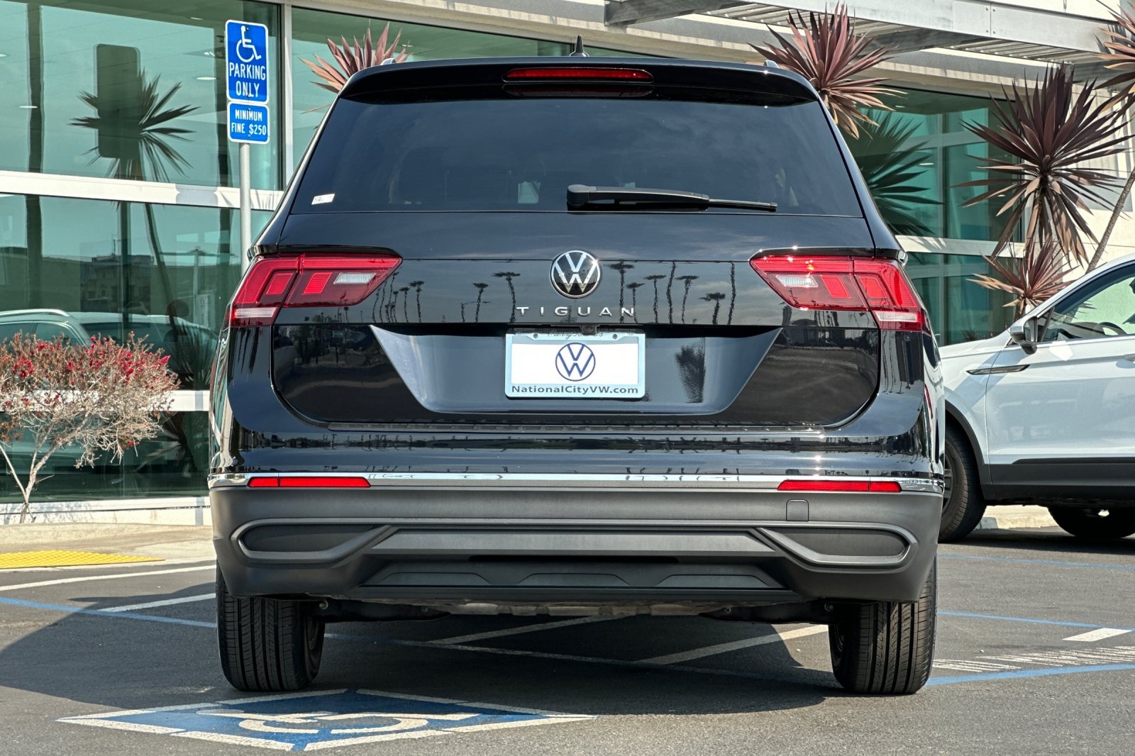 2023 Volkswagen Tiguan S photo 3