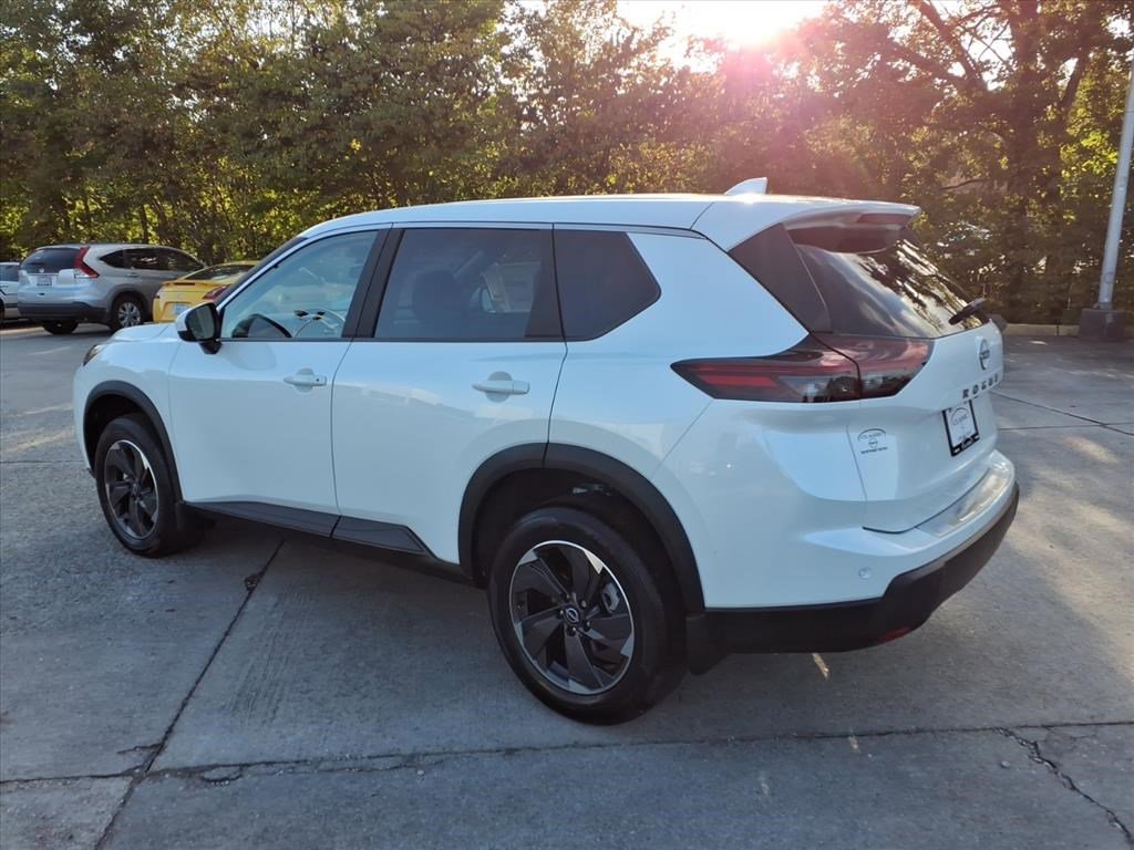 2026 Nissan Rogue SV photo 4