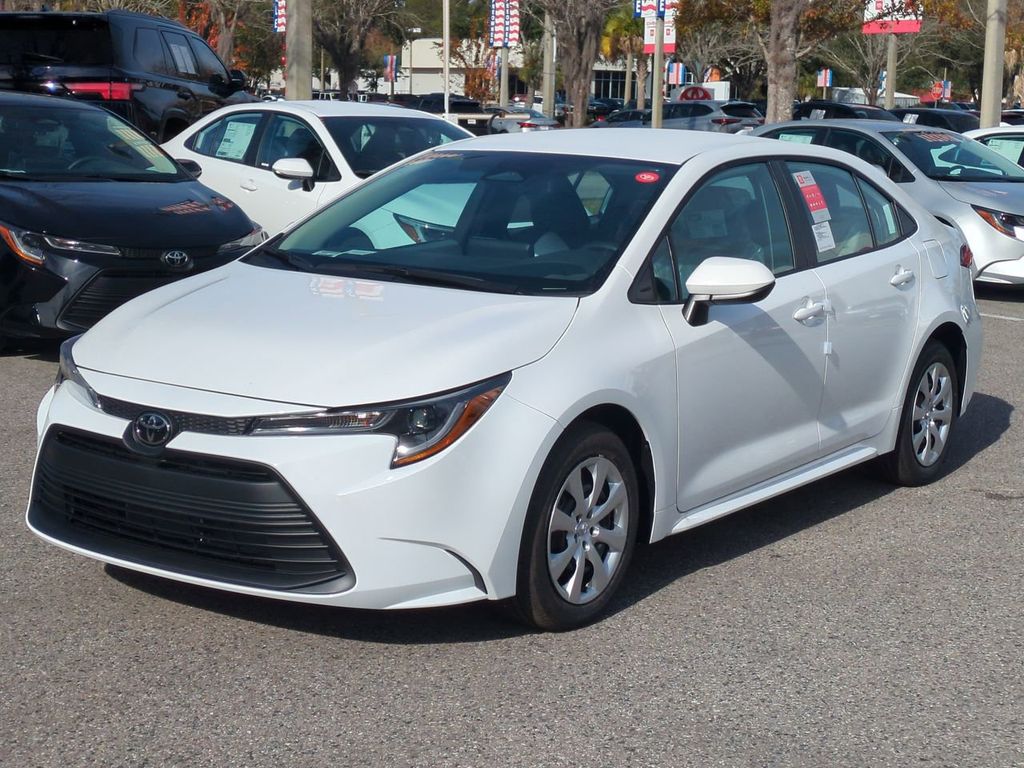2026 Toyota Corolla LE's photo