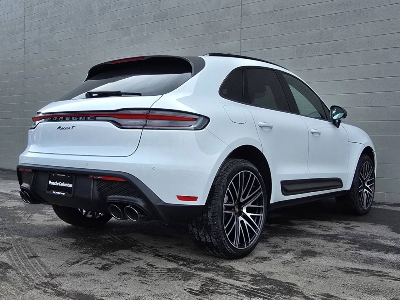 2025 Porsche Macan T photo 6
