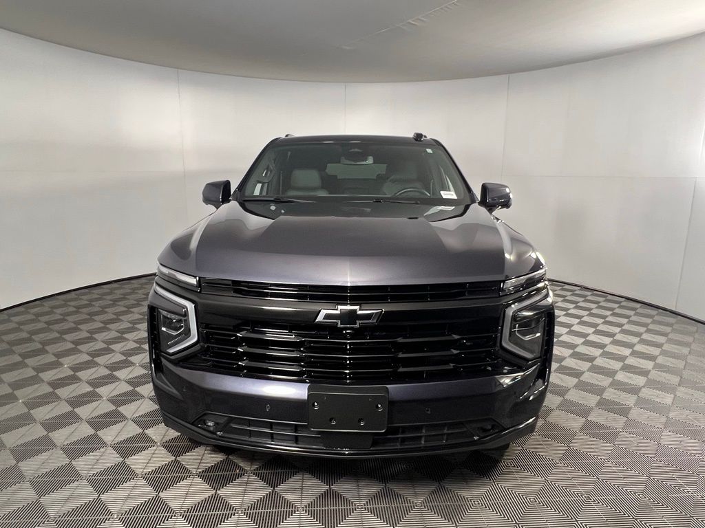 2025 Chevrolet Suburban RST photo 2