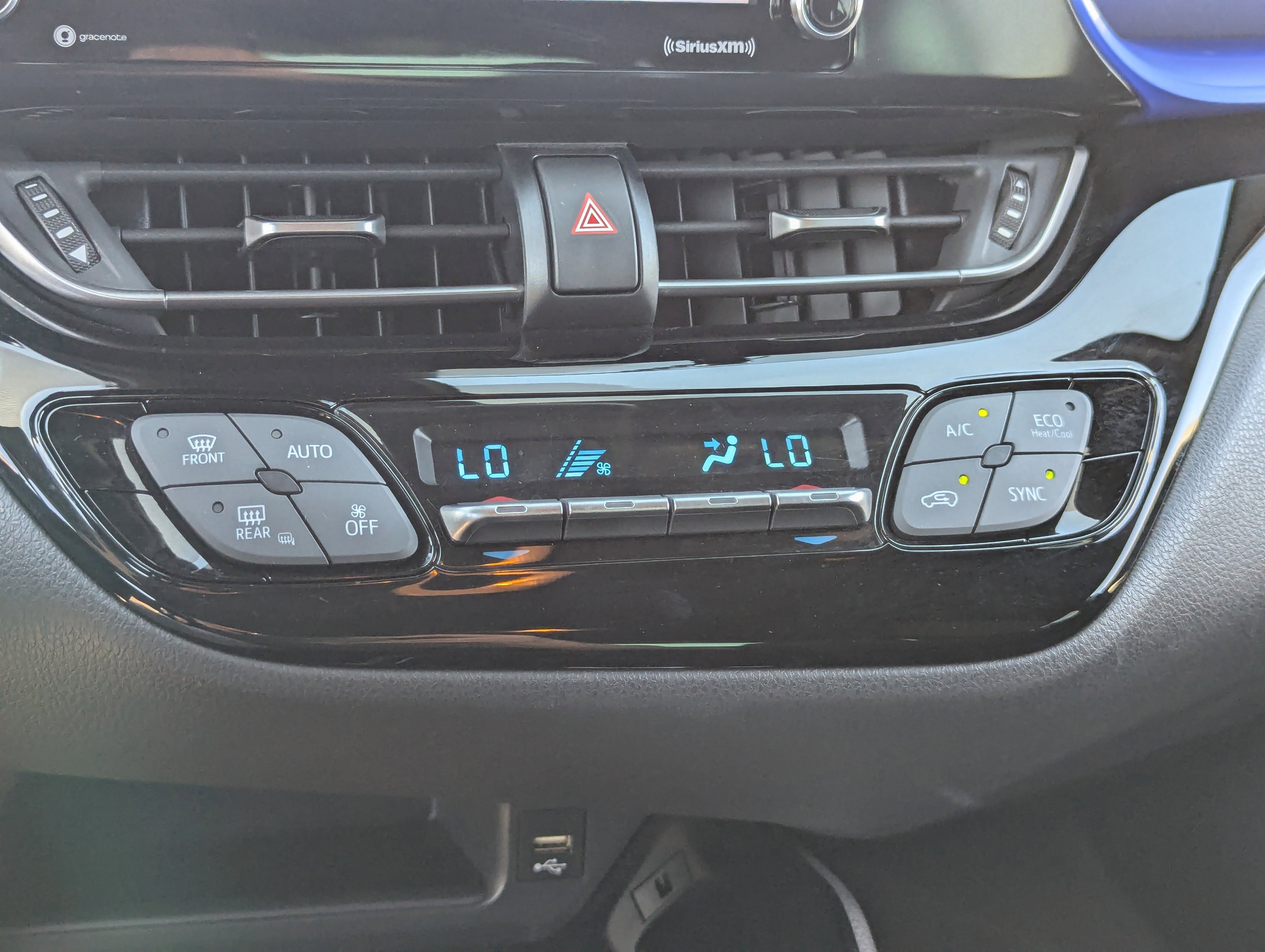 2021 Toyota C-HR LE photo 6