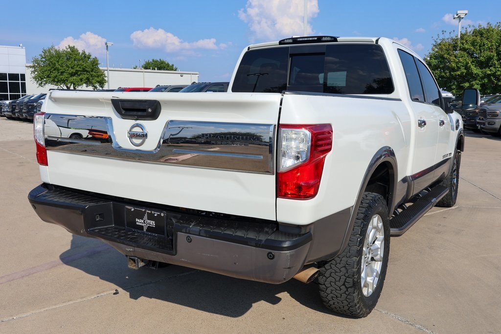 2016 Nissan Titan Platinum Reserve photo 2