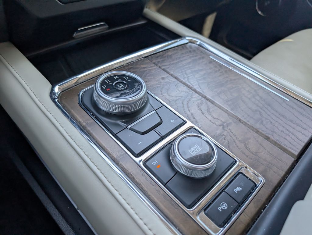 2021 Ford Expedition Platinum photo 18