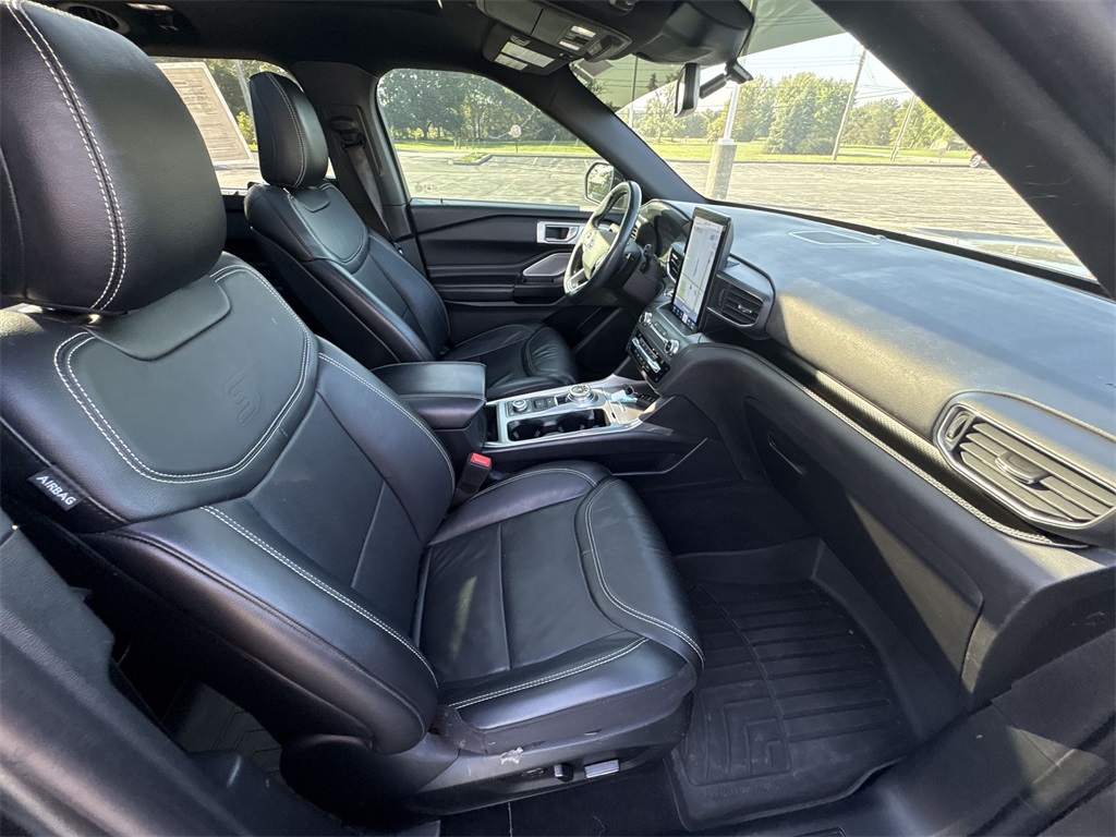 2020 Ford Explorer ST photo 26