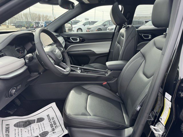 2025 Jeep Compass Limited photo 8