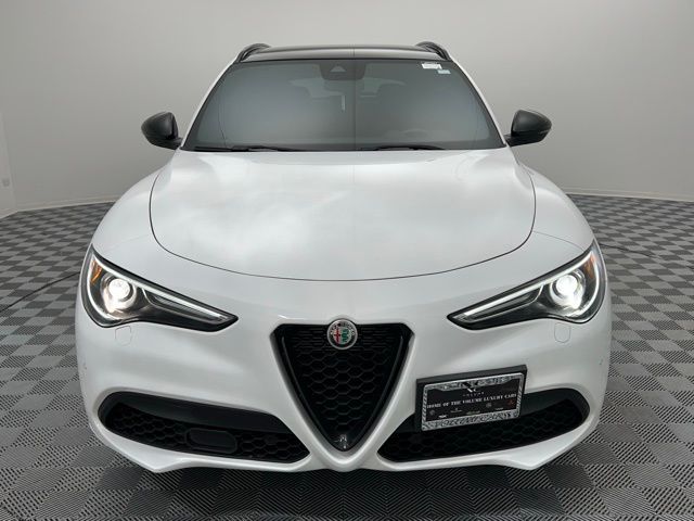 2022 Alfa Romeo Stelvio Ti Sport photo 2