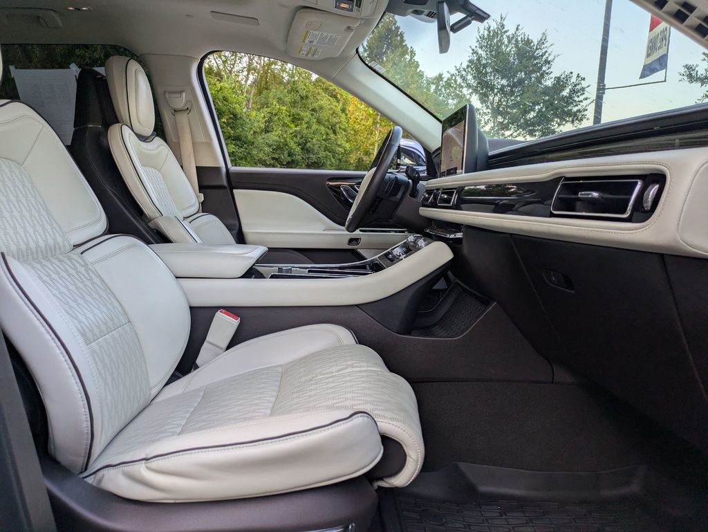 2020 Lincoln Aviator Black Label photo 29