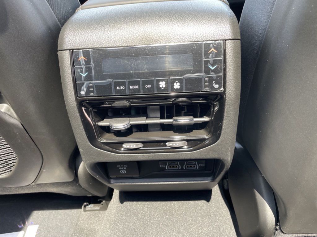 2023 Jeep Grand Cherokee Summit Reserve 4xe photo 12