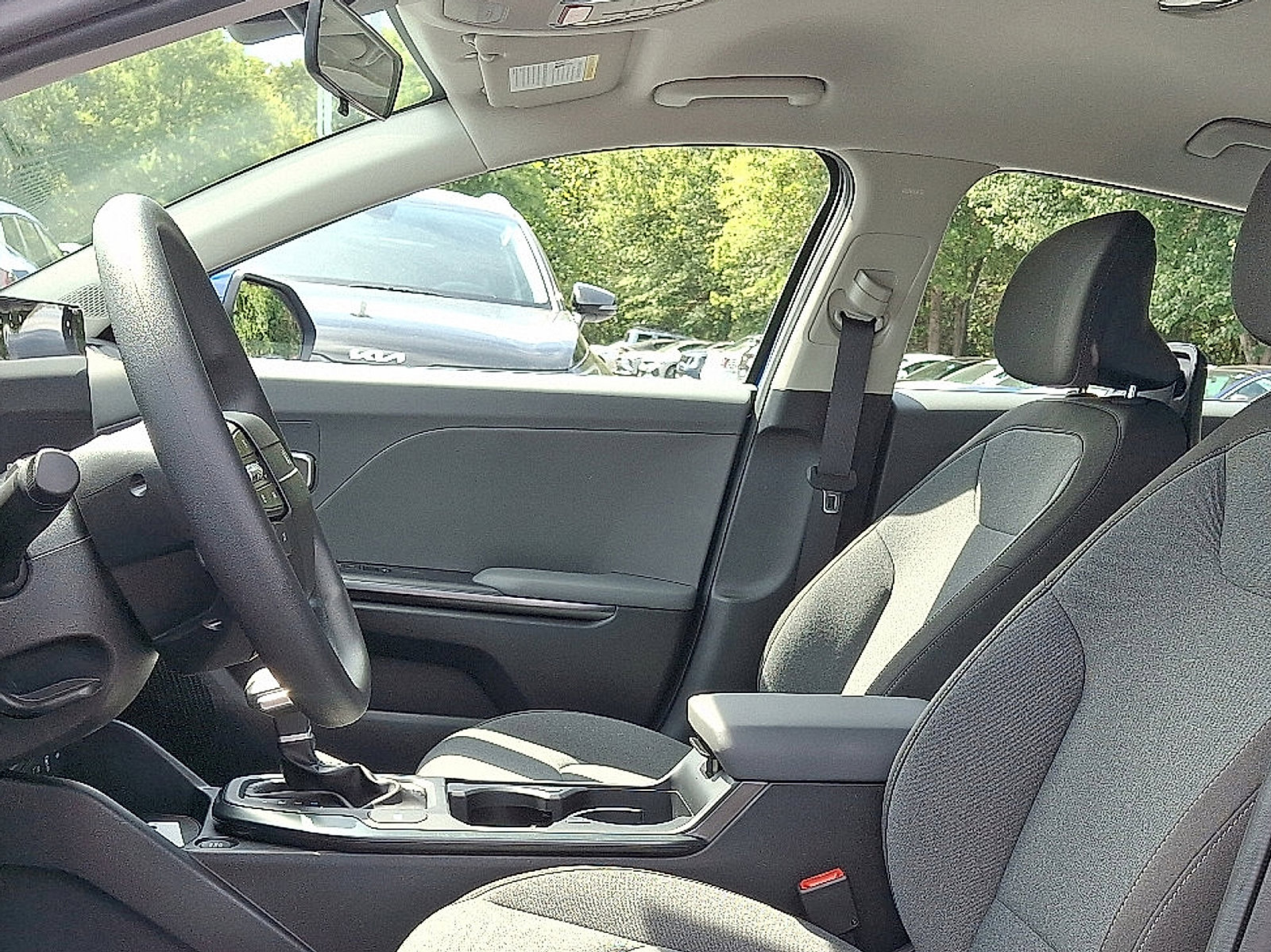 2025 Kia K4 LXS photo 7