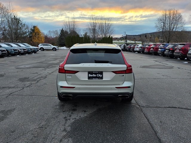 2020 Volvo V60 Cross Country T5 photo 3