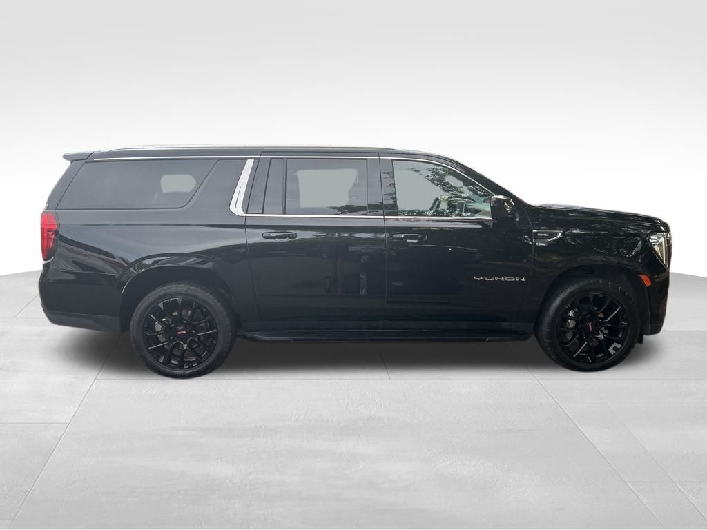 2022 Gmc Yukon XL SLE photo 2