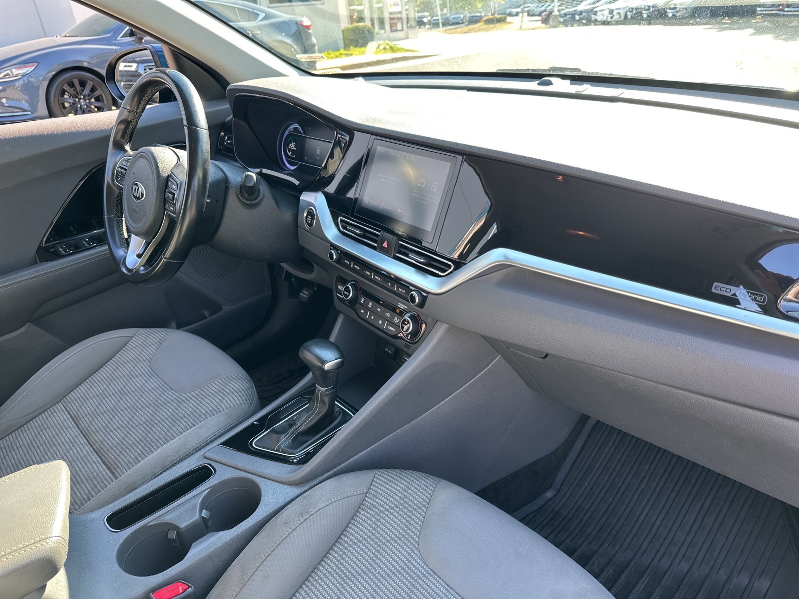 2021 Kia Niro LXS photo 4