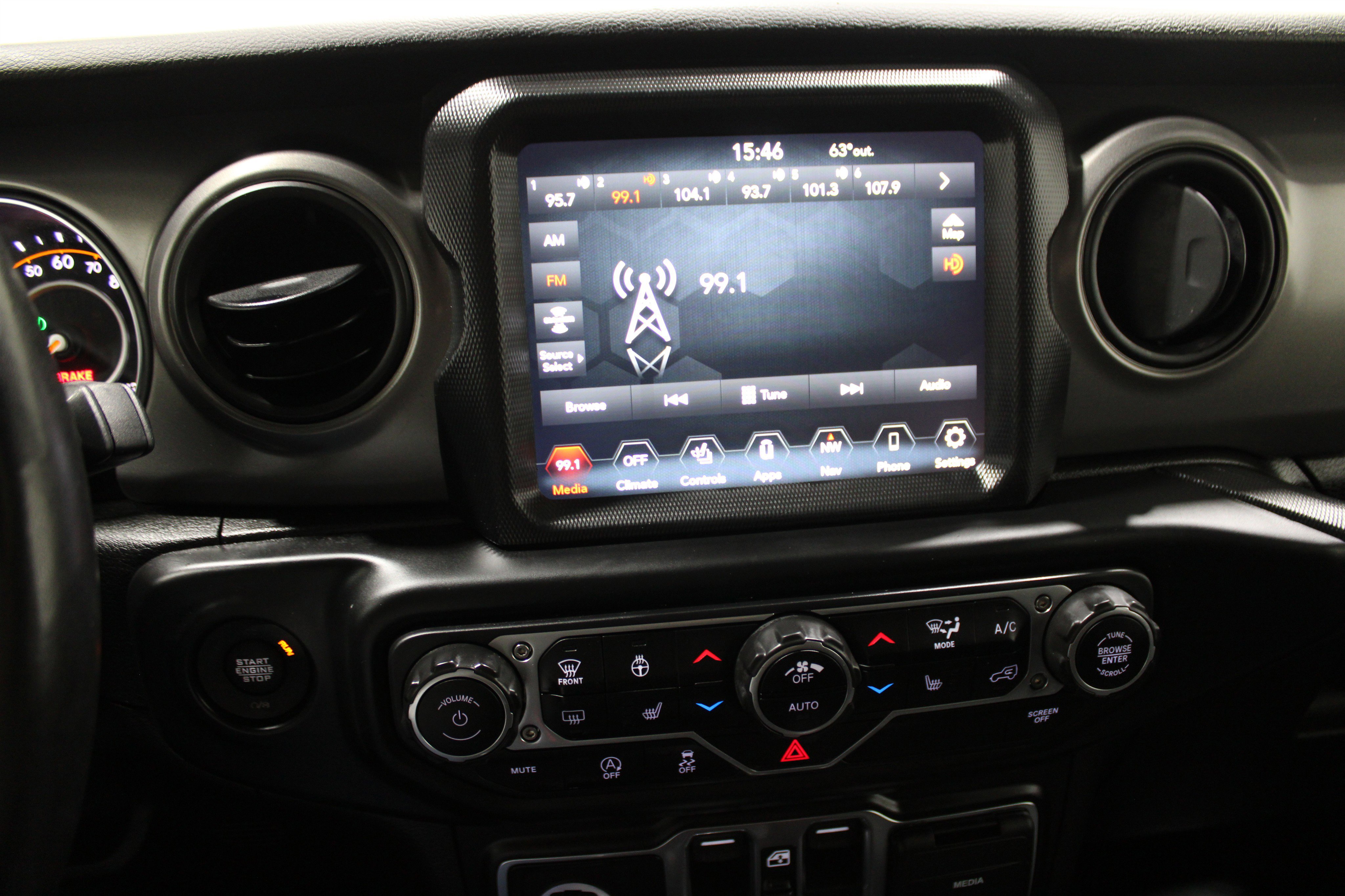 2021 Jeep Wrangler Unlimited Willys photo 4