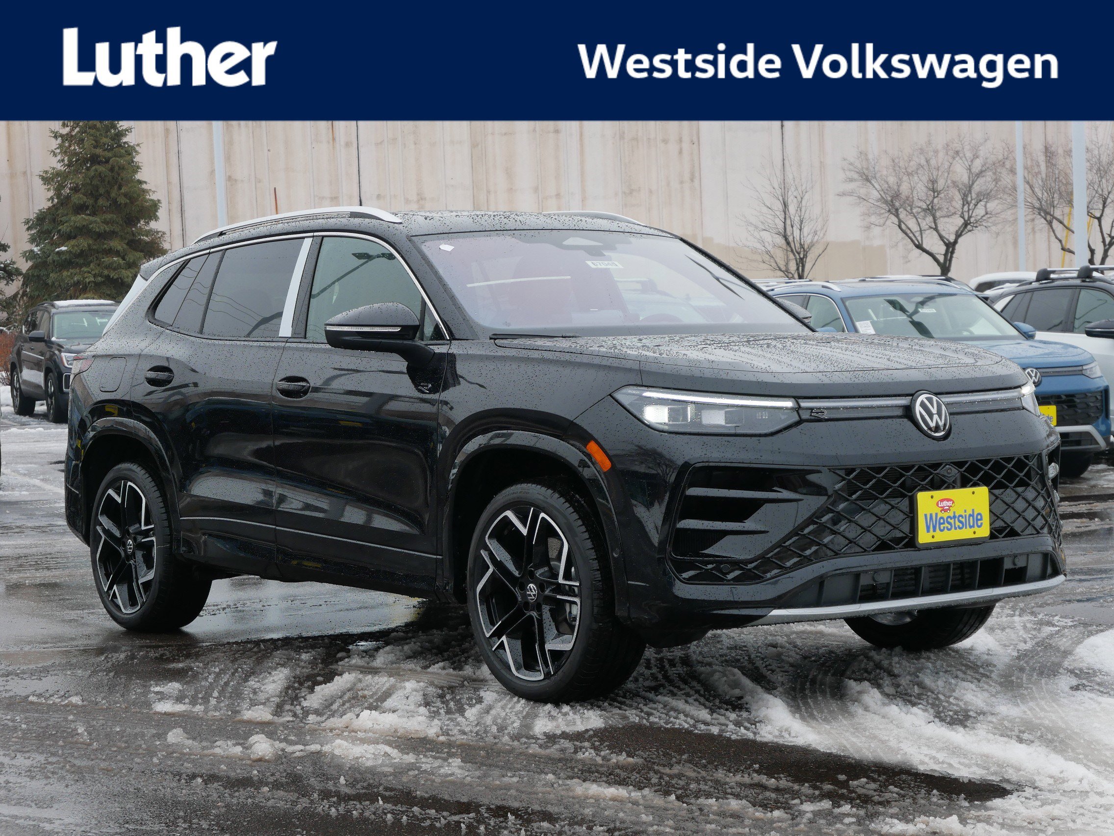 2026 Volkswagen Tiguan SEL R-LINE TURBO's photo