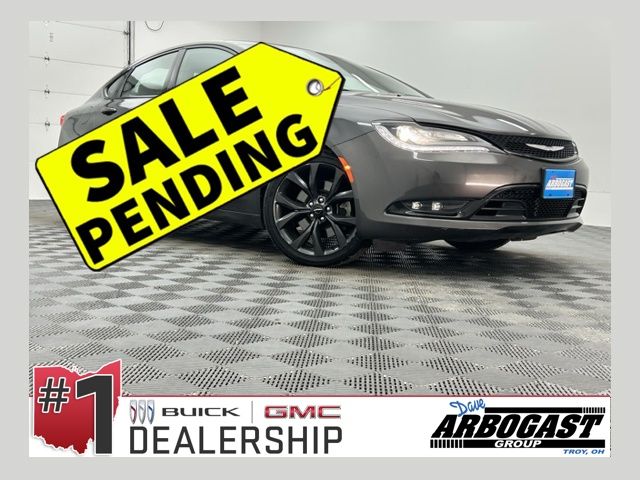 2015 Chrysler 200 S's photo