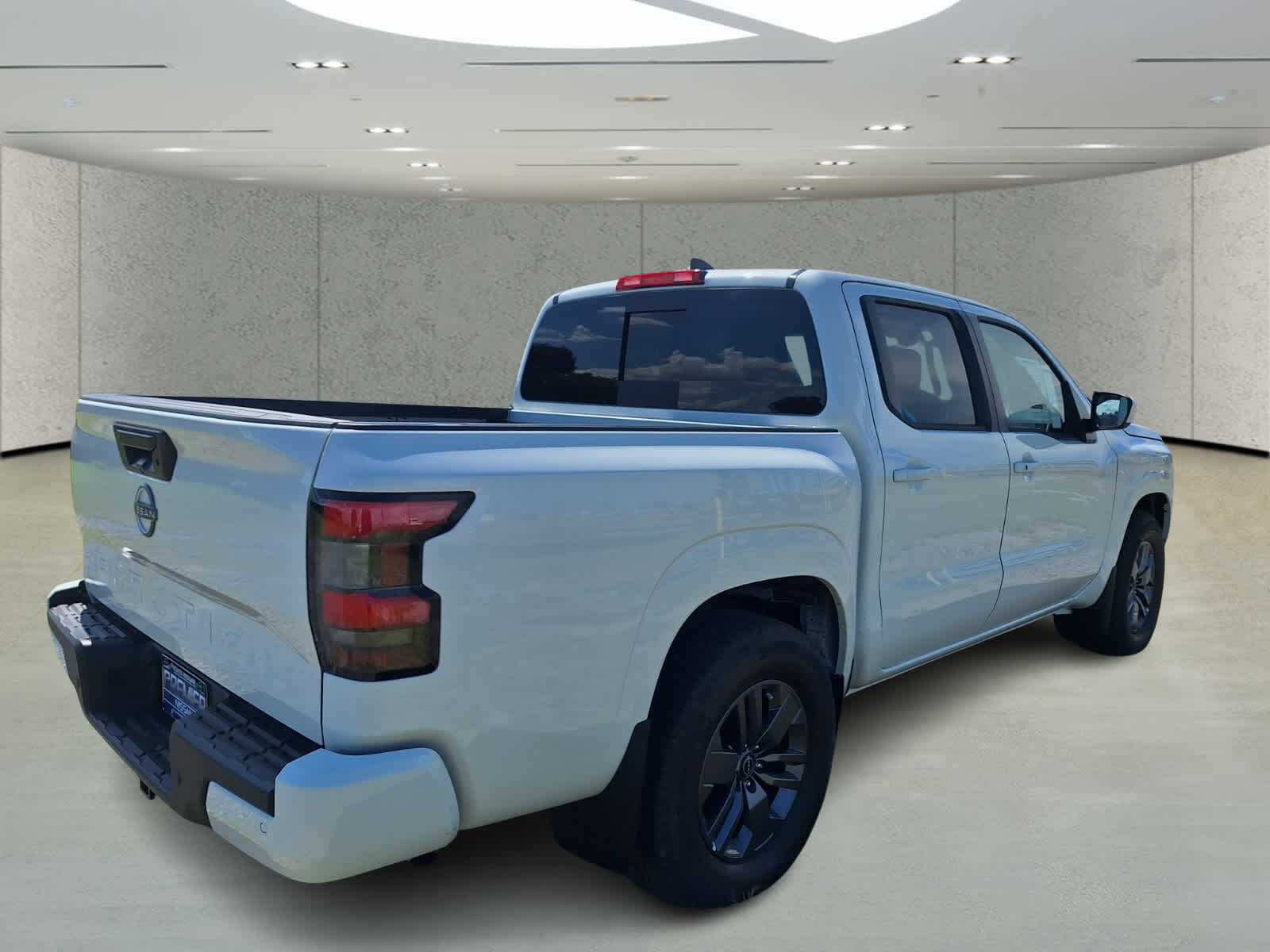 2025 Nissan Frontier Crew Cab SV photo 5