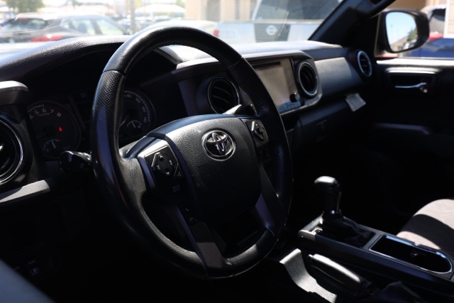 2017 Toyota Tacoma SR5 photo 13