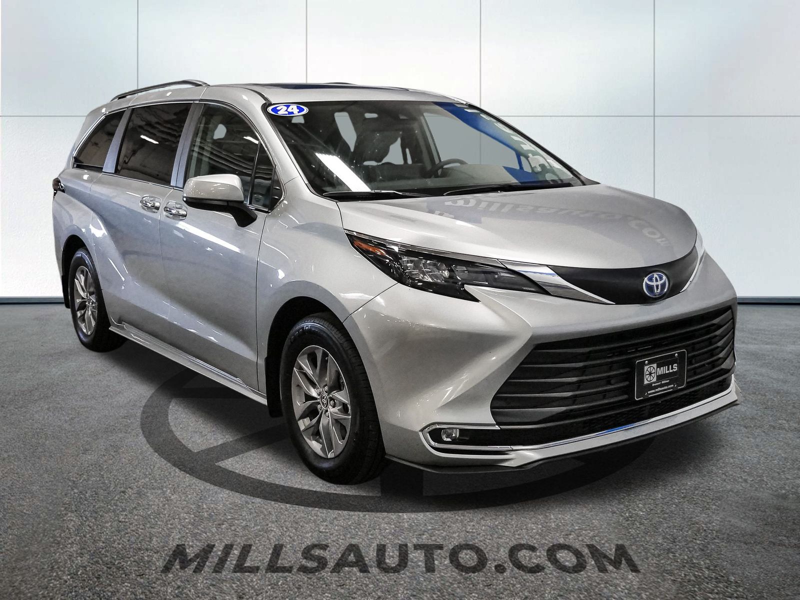 2024 Toyota Sienna XLE photo 10