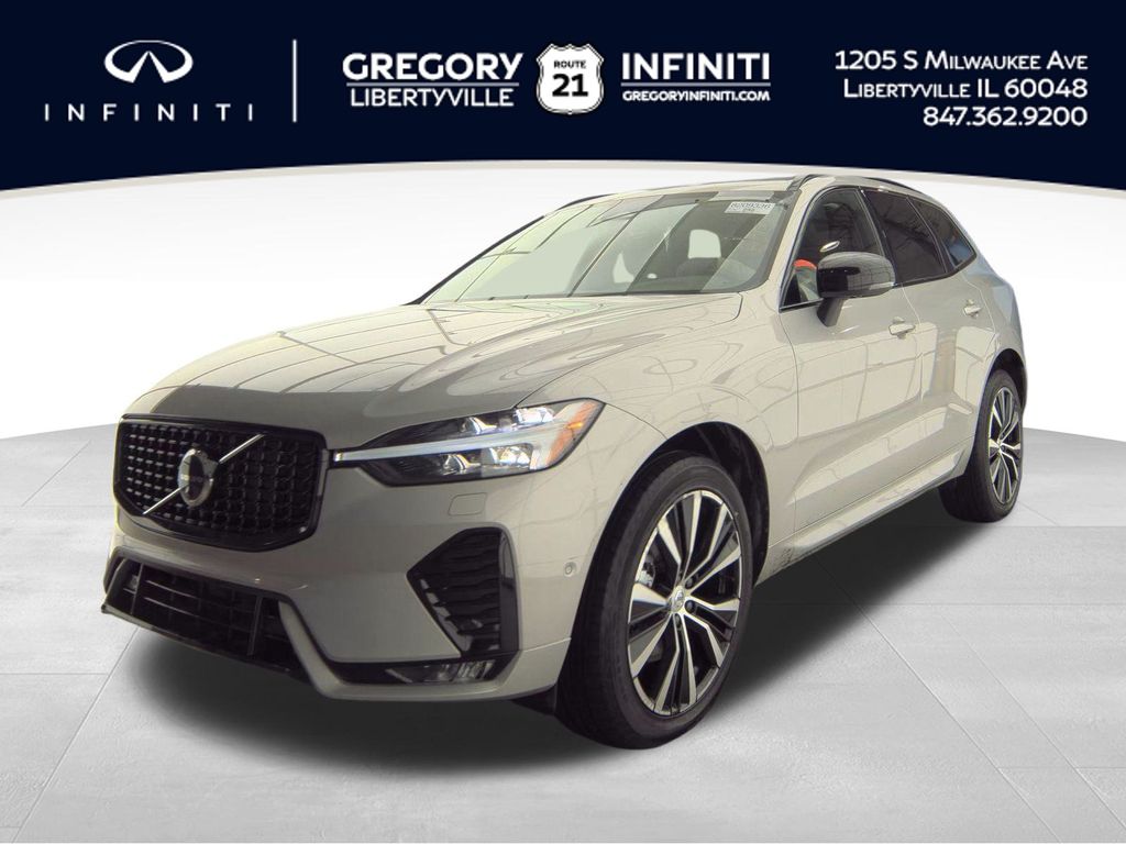 2025 Volvo XC60 Plus's photo