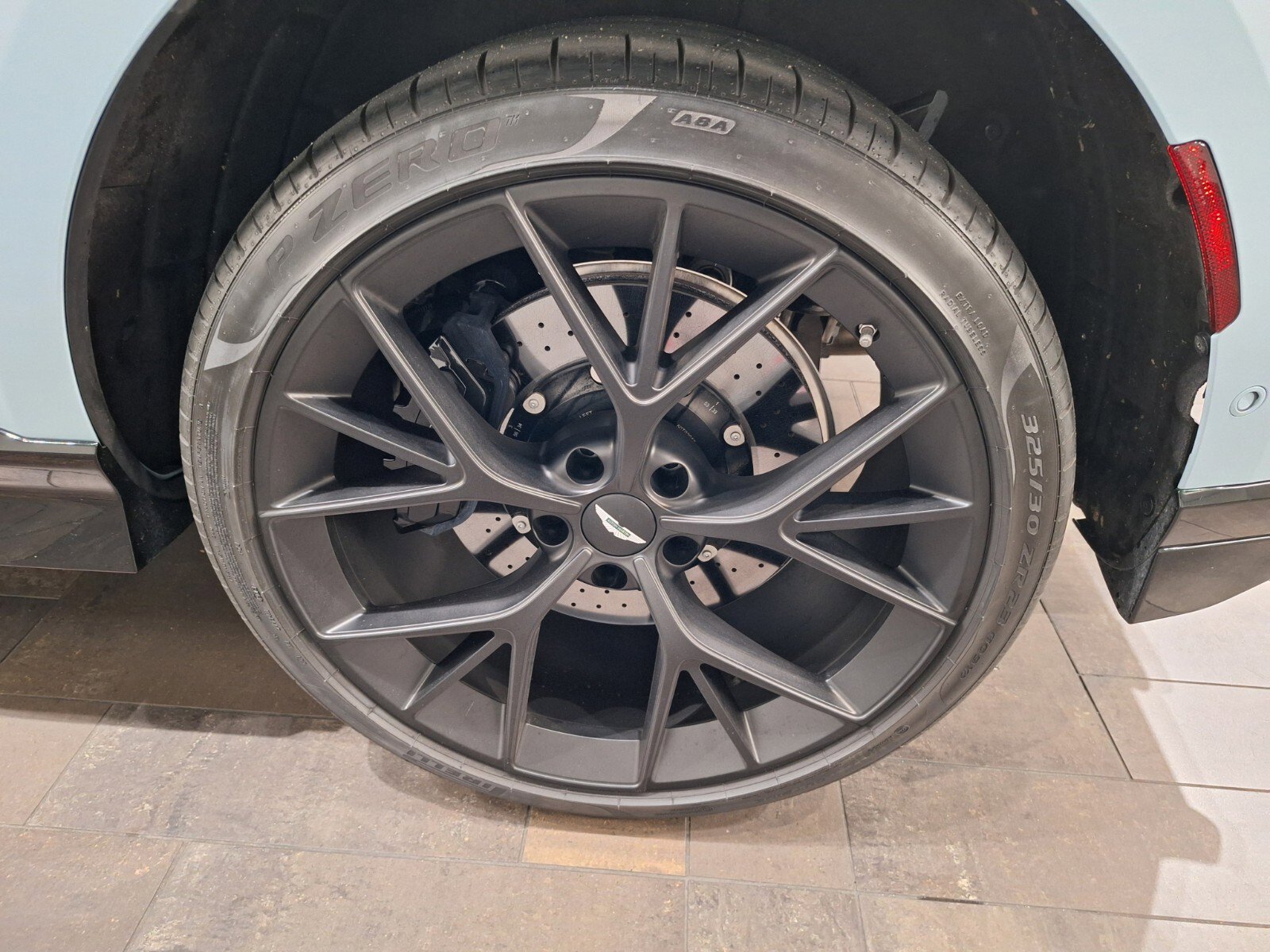 2025 Aston Martin DBX AM8 DBX707 photo 4
