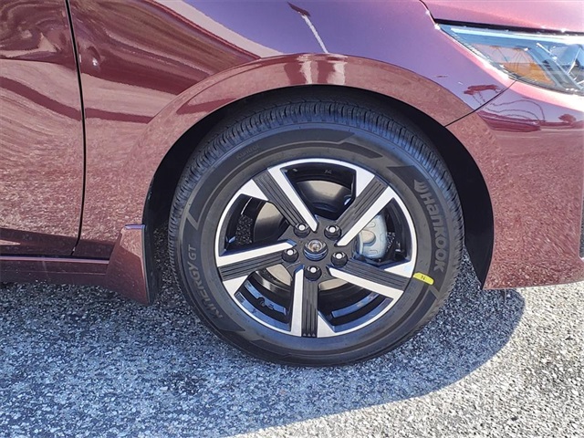 2025 Nissan Sentra SV photo 3
