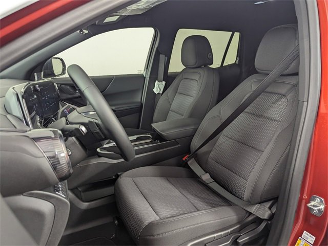 2025 Chevrolet Equinox LT photo 4