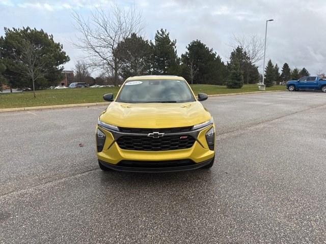 2024 Chevrolet Trax photo 2