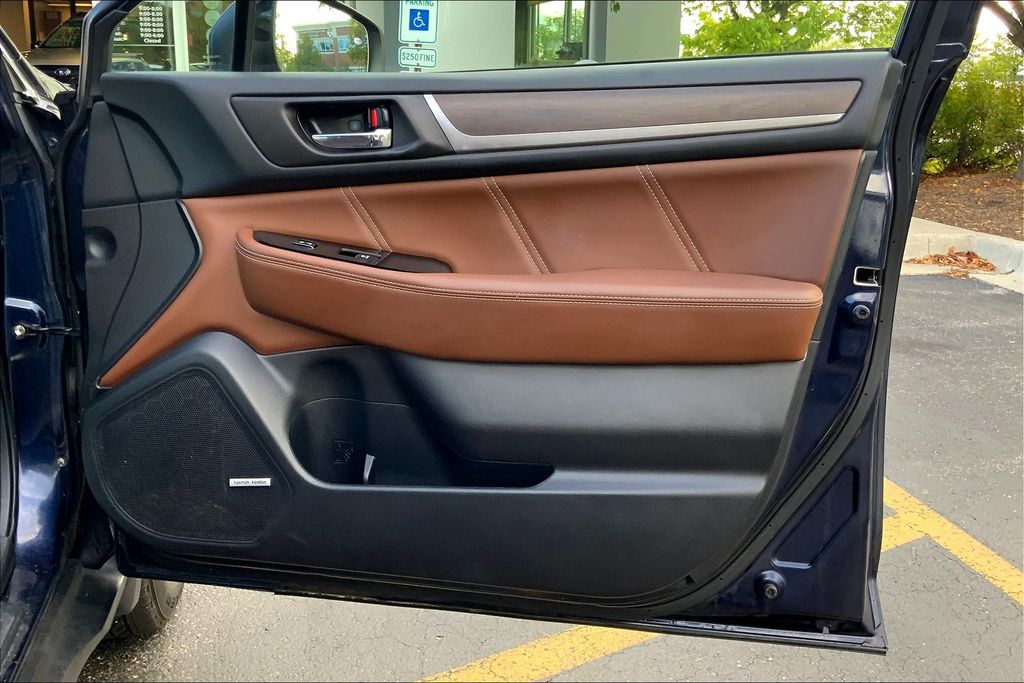 2018 Subaru Outback 2.5i Touring photo 22