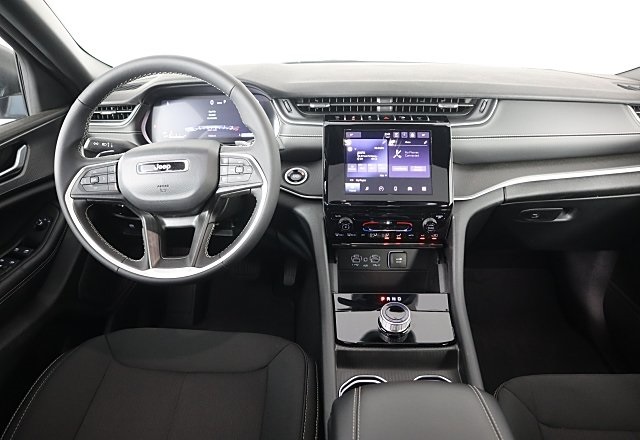 2025 Jeep Grand Cherokee Laredo X photo 9