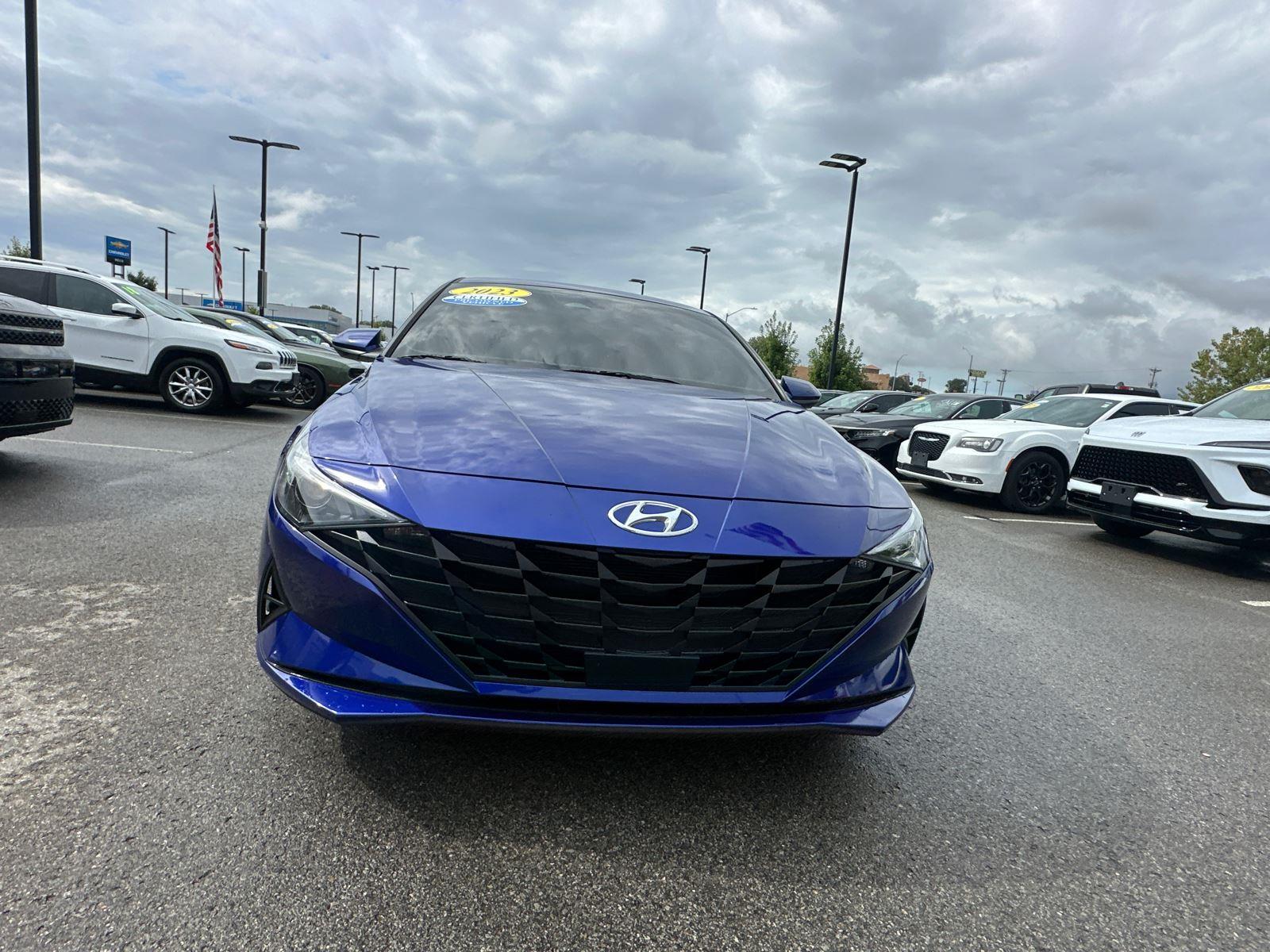2023 Hyundai Elantra SEL photo 5