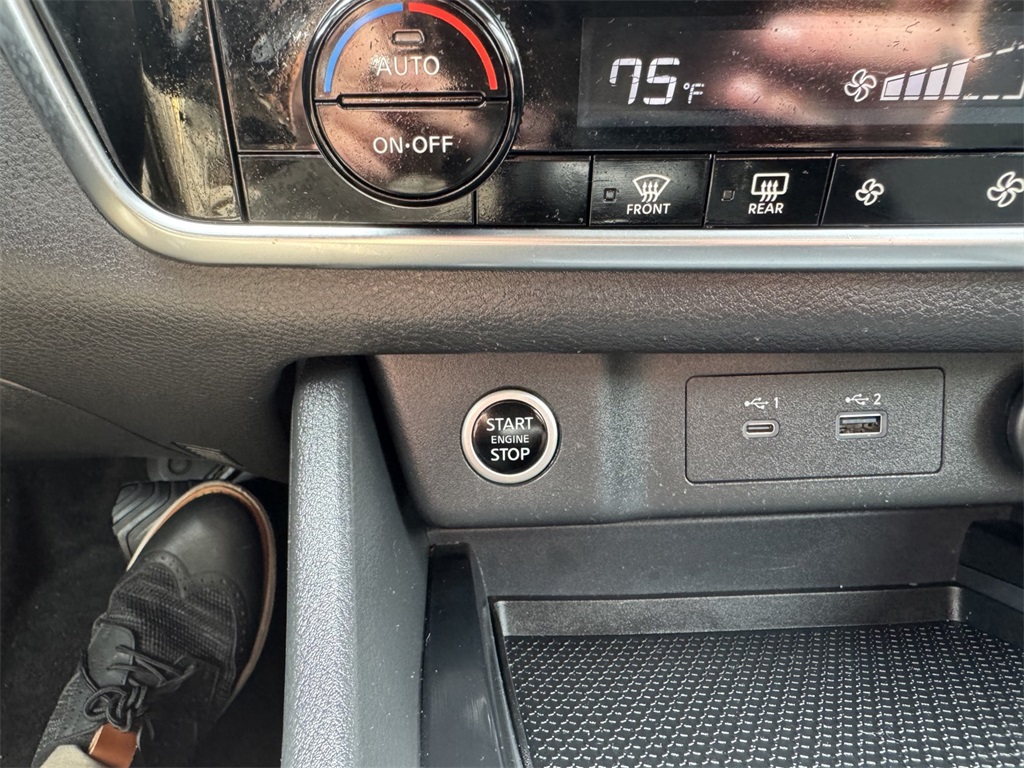 2023 Nissan Rogue SV photo 24