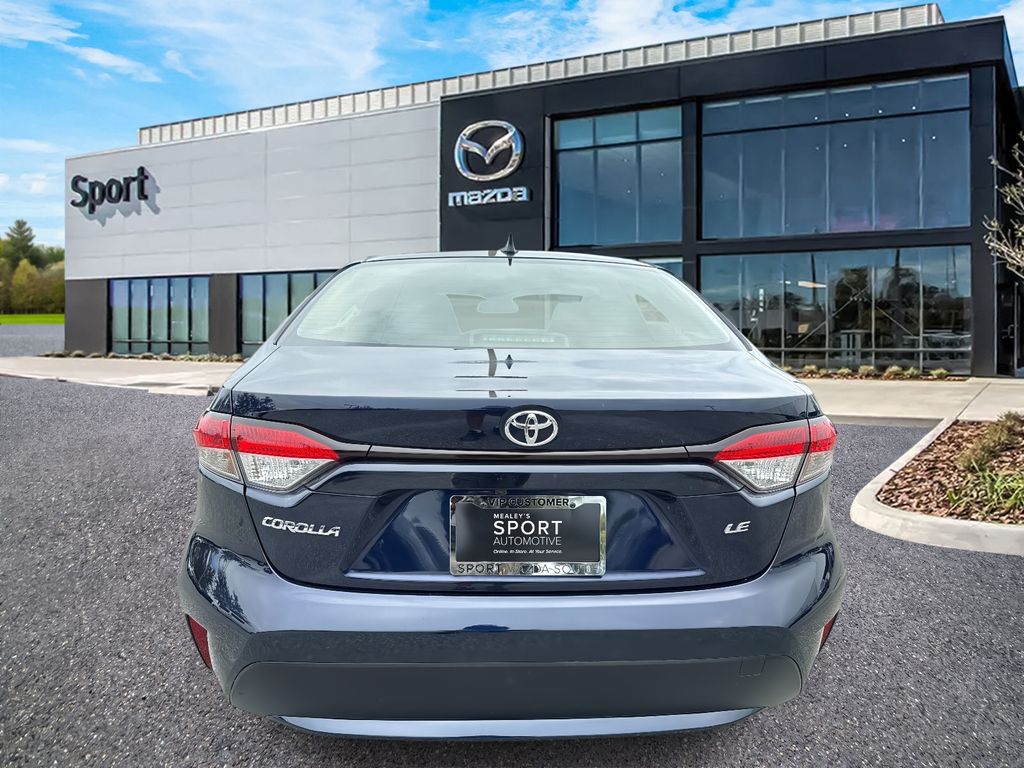 2022 Toyota Corolla LE photo 4